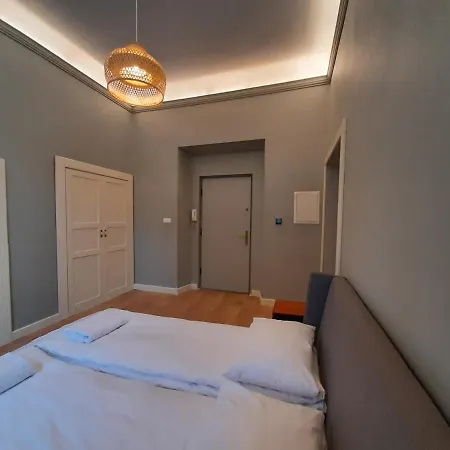 아파트호텔 Florianska Gate Luxury 4*
