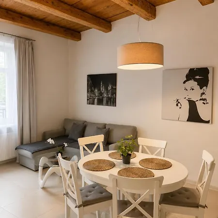 Florianska Gate Luxury Ξενοδοχείο με διαμερίσματα 4*