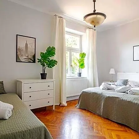 Ξενοδοχείο με διαμερίσματα Florianska Gate Luxury 4*