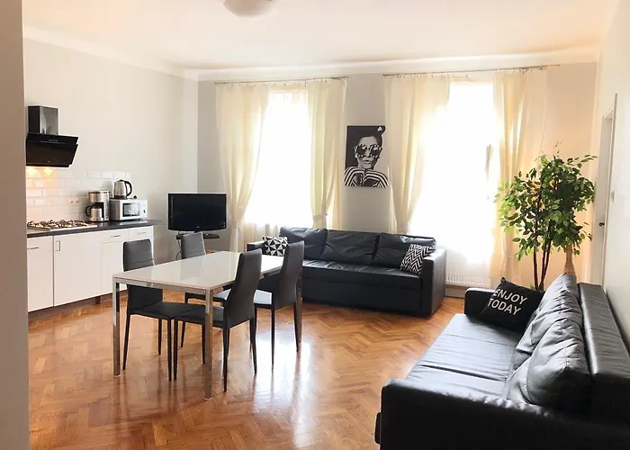 Florianska Gate Luxury מלון דירות 4*